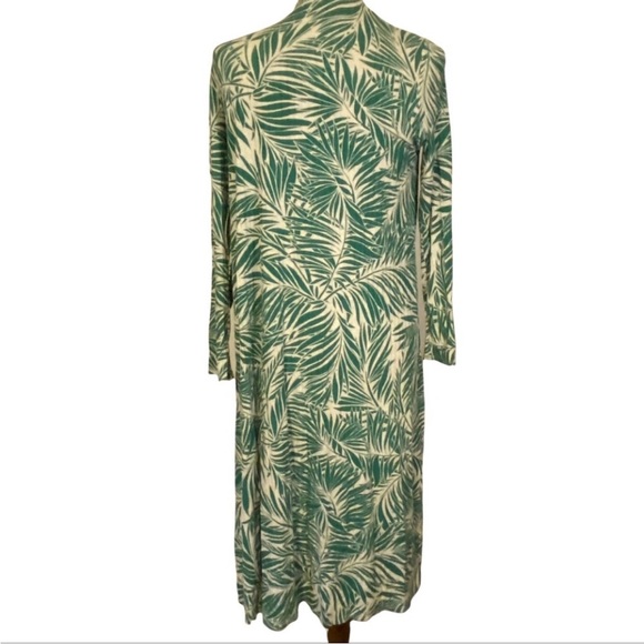 LulaRoe Sarah Green & white palm print duster cardigan. - Picture 2 of 5